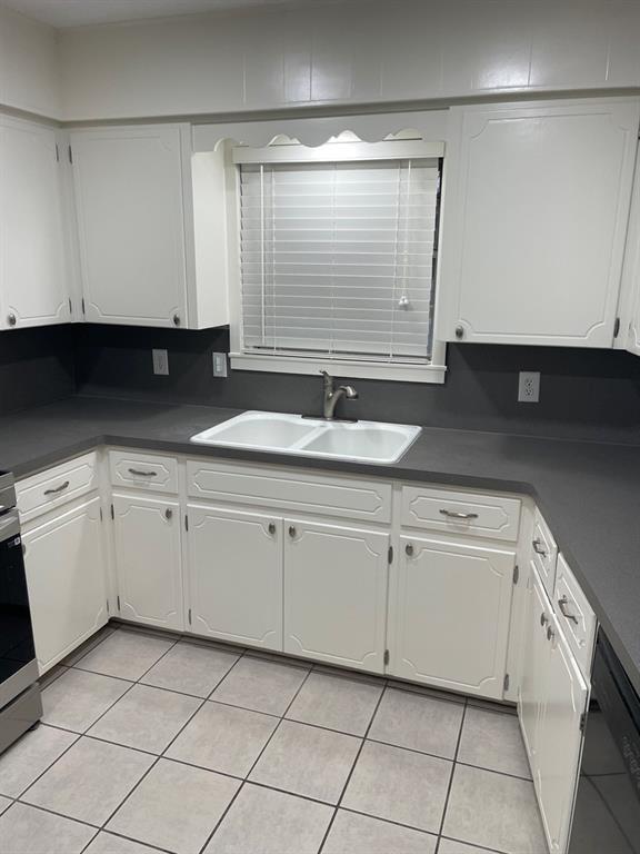 Building Photo - 300 Evergreen Cir