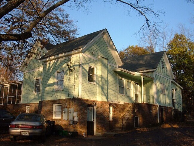 Building Photo - 195 Barrow St