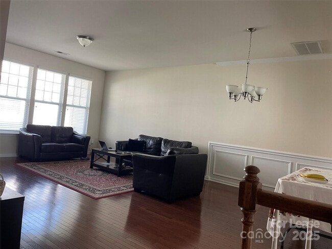 Building Photo - 835 Skybrook Falls Dr