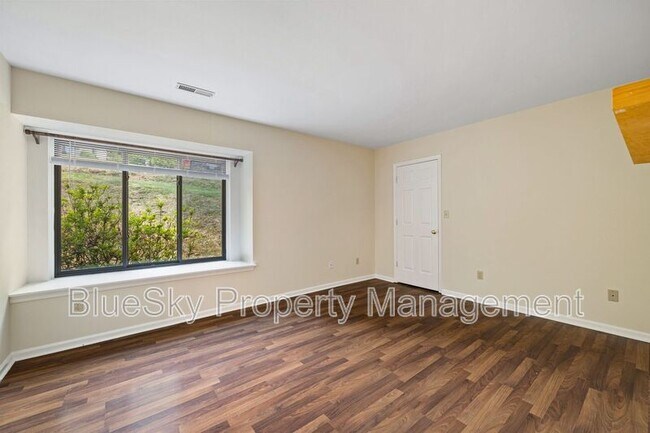 Building Photo - 1676 Royal Oak Ct