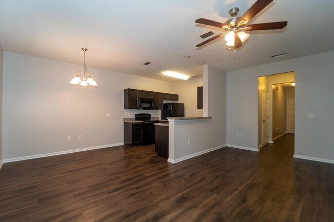 Building Photo - 211 Moultrie Village Ln