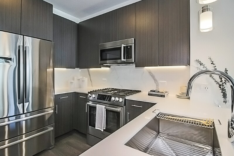 Building Photo - 455 N Park Dr