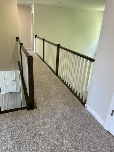 Building Photo - 10910 Meridian Hill Way