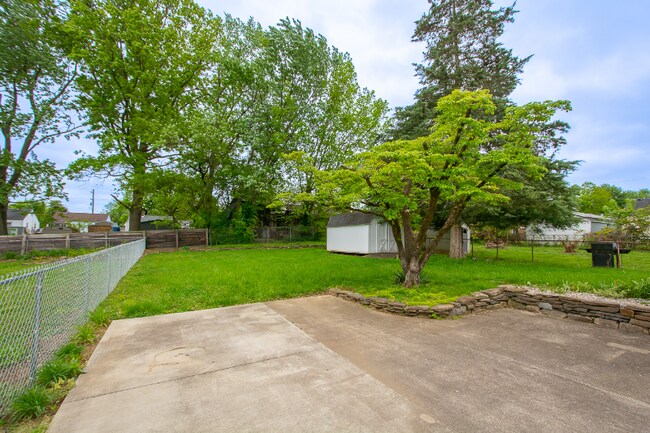 Building Photo - 1518 McKay Ave