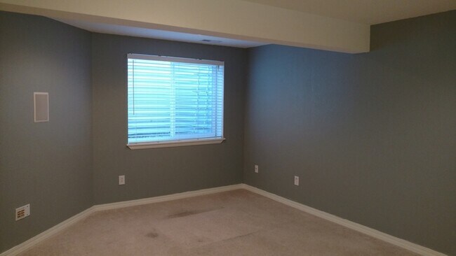 Building Photo - Beautiful and Spacious 3 Bed Condo in SE Fort Collins
