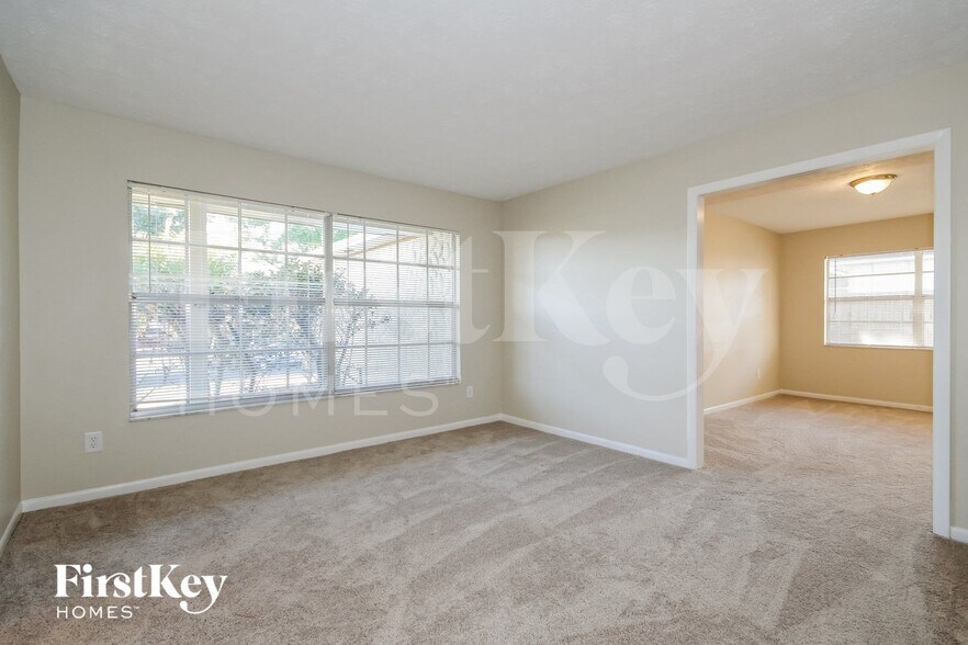 Building Photo - 3814 Treadway Dr