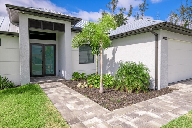 Building Photo - 3432 SW 8th St