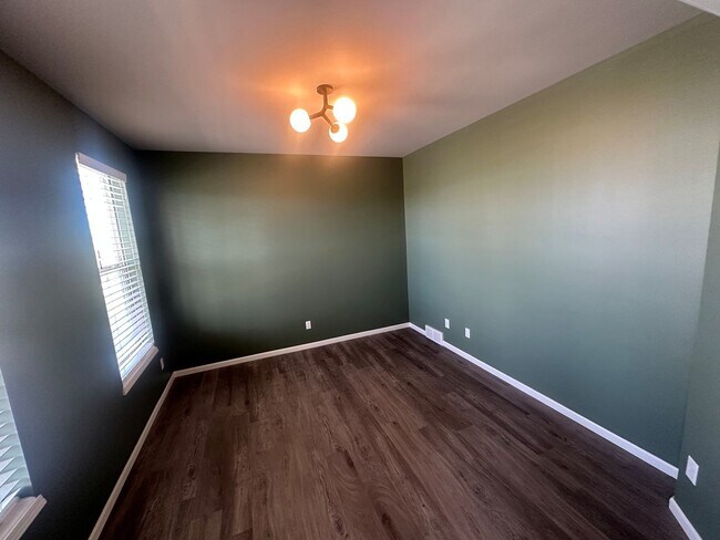 Building Photo - 533 Redan Dr