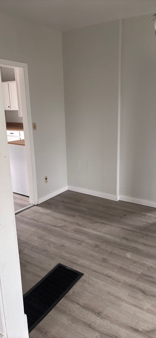 Building Photo - Charming 2 Bedroom 1 Bath Home for Rent/ Rent Reduced