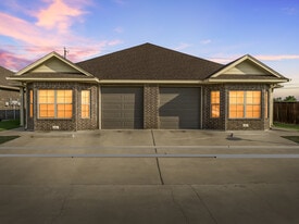 Building Photo - 301 W Panther Way