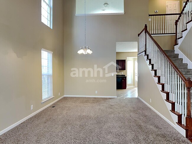 Building Photo - 661 Sugar Mill Dr