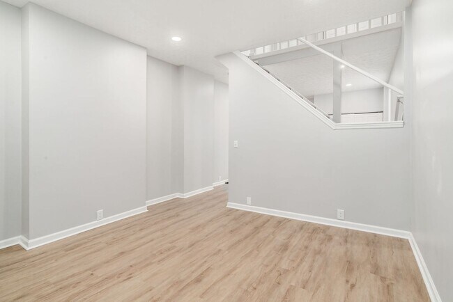 Building Photo - Available Now!!! Newly Renovated Merion Vi...
