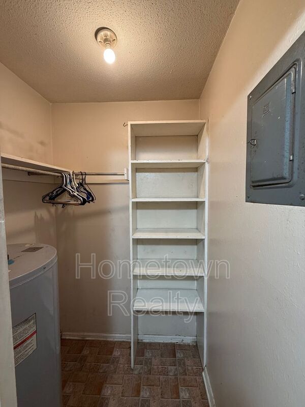 Building Photo - 2502 NW 35th St