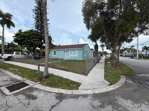 Building Photo - 442 Winters St
