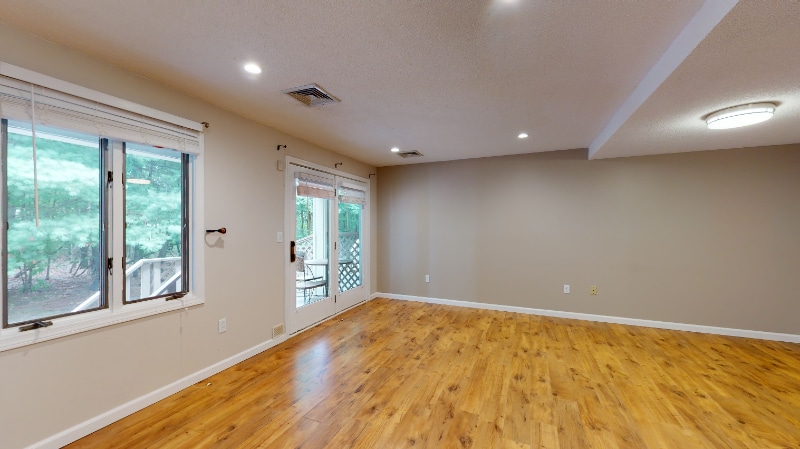 Primary Photo - 84 Songbird Ln