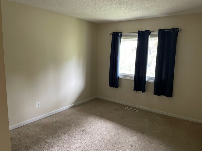 Building Photo - 9519 Hartford Cir