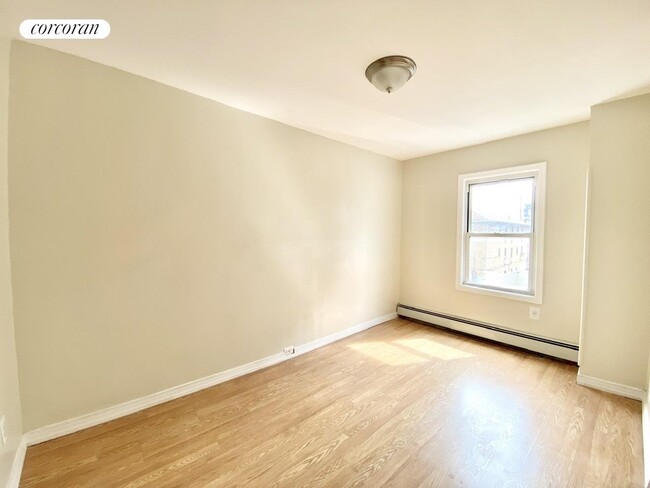Building Photo - 1198 E 94th St