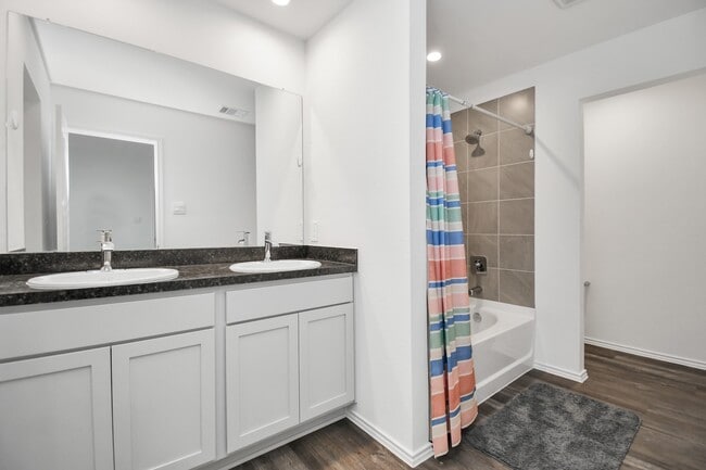 Building Photo - 5315 Castlebury Meadows Dr