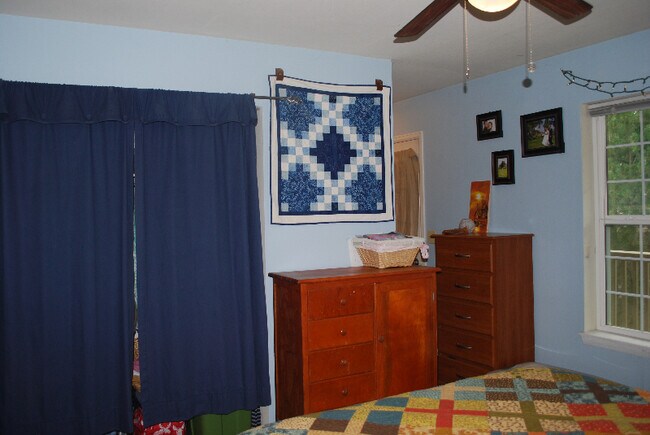 Building Photo - 2828 Silverplume Dr