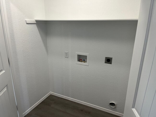 Building Photo - 1611 Poplar St