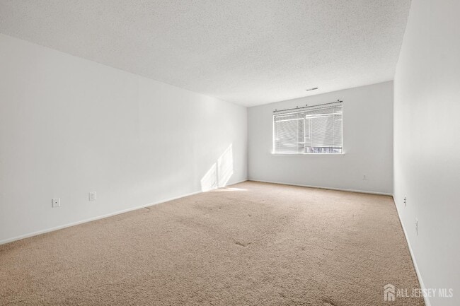 Building Photo - 823 Edison Glen Terrace