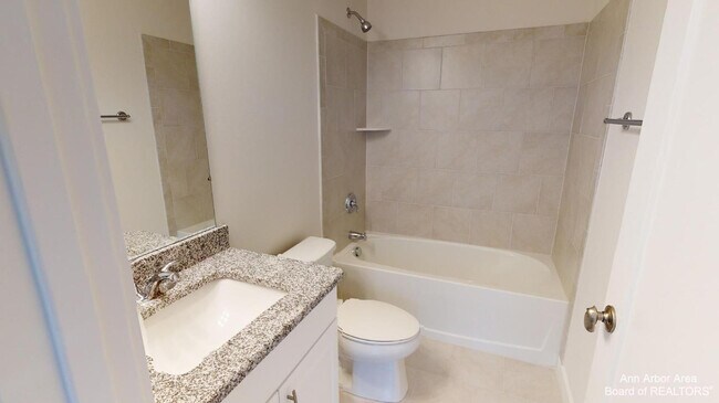 Building Photo - 2708 S Spurway Dr