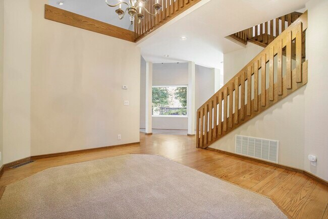 Building Photo - 3 Blackhawk Club Ct