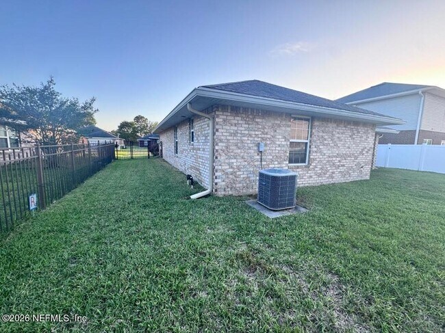 Building Photo - 7565 Westland Oaks Dr