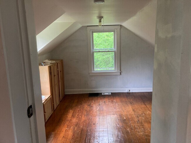 Building Photo - Charming 2 Bedroom/1.5 Bathroom Home in Cockeysville, MD!