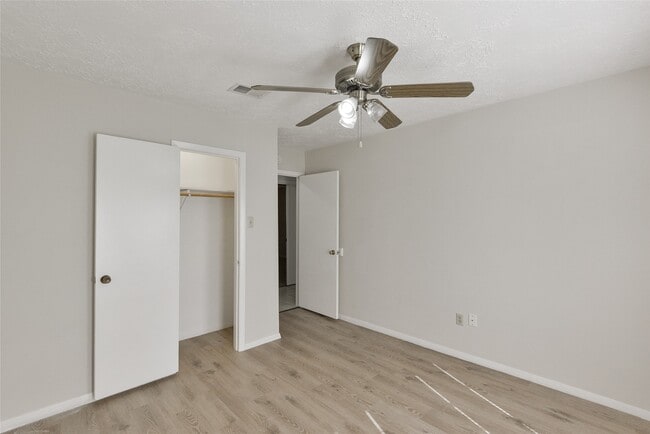 Building Photo - 4203 Sloangate Dr