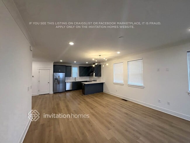 Building Photo - 422 38th Ave N