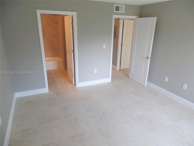 Building Photo - 2647 NW 33rd St