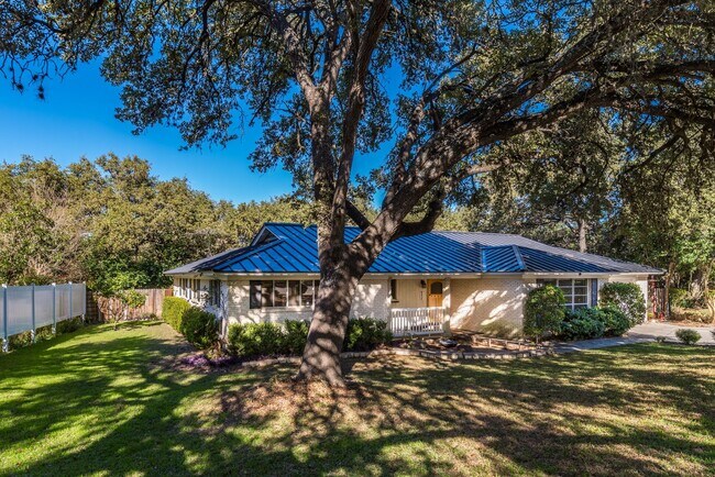 Building Photo - MACARTHUR PARK 3-BEDROOM HOME