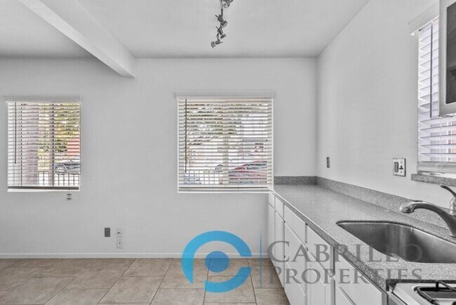 Building Photo - 2110 Bacon St