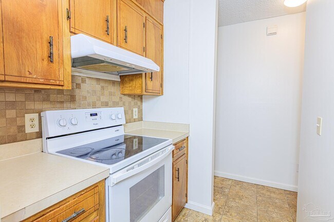 Building Photo - 6242 Ridgegate Cir