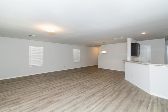 Building Photo - 18538 Boomi Ravine Trl