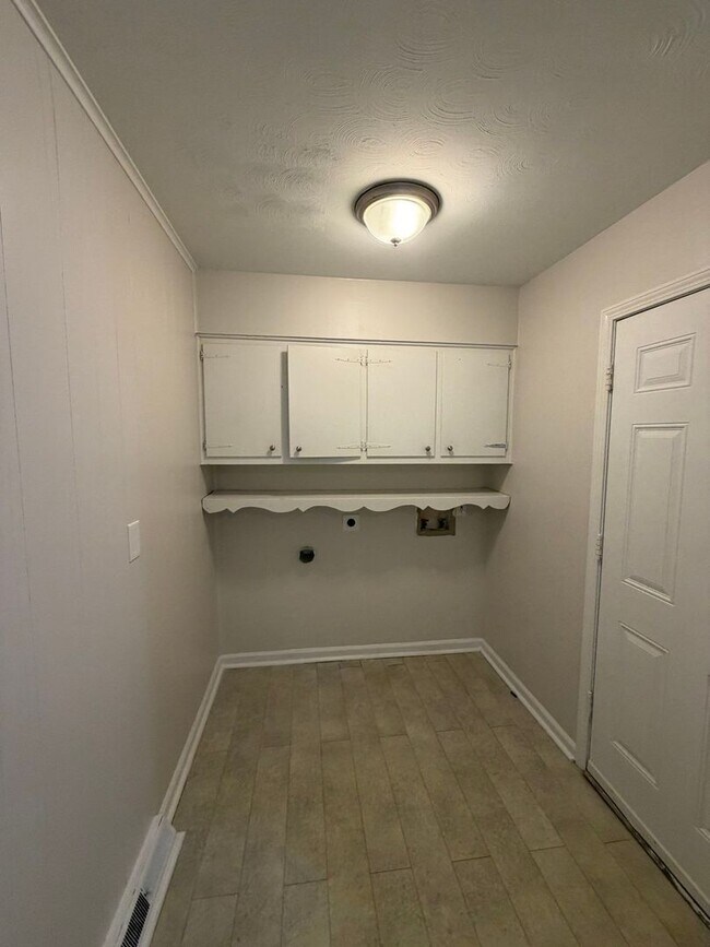 Building Photo - 2224 Wellons Ave