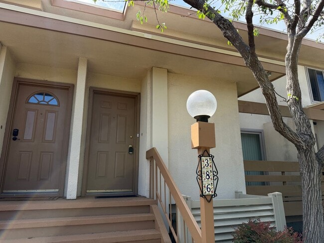 Building Photo - 4098 Valeta St
