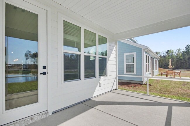 Building Photo - 3084 Claredon St