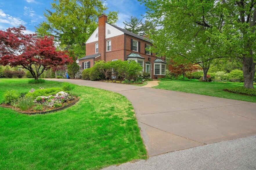 Building Photo - 15 Brazillian Ct