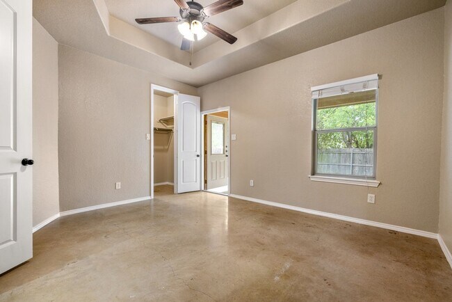 Building Photo - RECEIVE 50% OFF YOUR 1ST MONTHS RENT WHEN YOU SIGN A 12 MONTH LEASE!