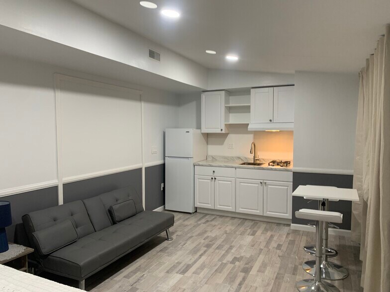 Building Photo - 644 Sandalwood Dr
