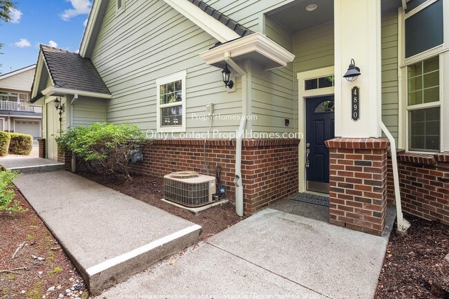 Building Photo - Elegant Condo with Dual Balconies and Spac...