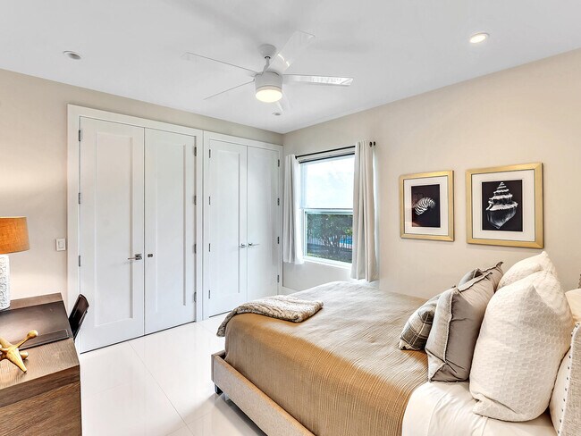 Building Photo - 2788 Hampton Cir W