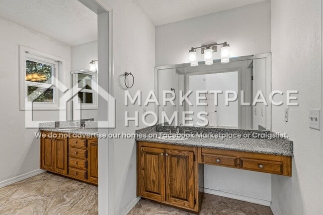 Building Photo - 2155 N Rio De Flag Dr