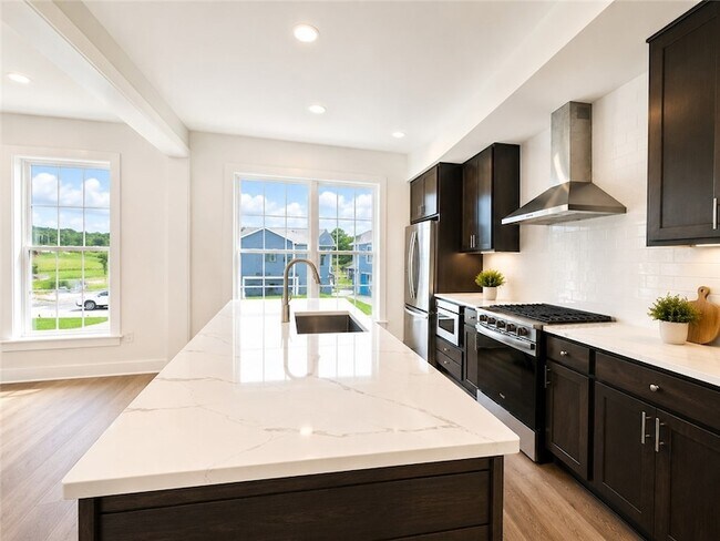 Building Photo - 307 Palisade Wy