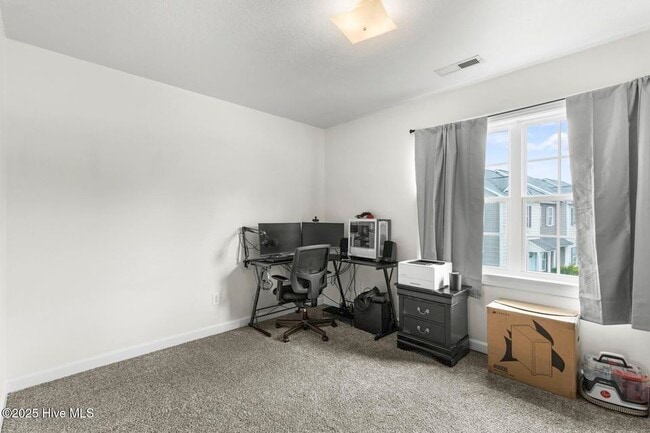 Building Photo - 100 Ashwood Dr