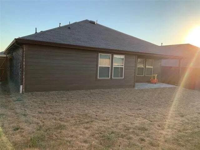 Building Photo - 2626 Fieldcrest Ln.