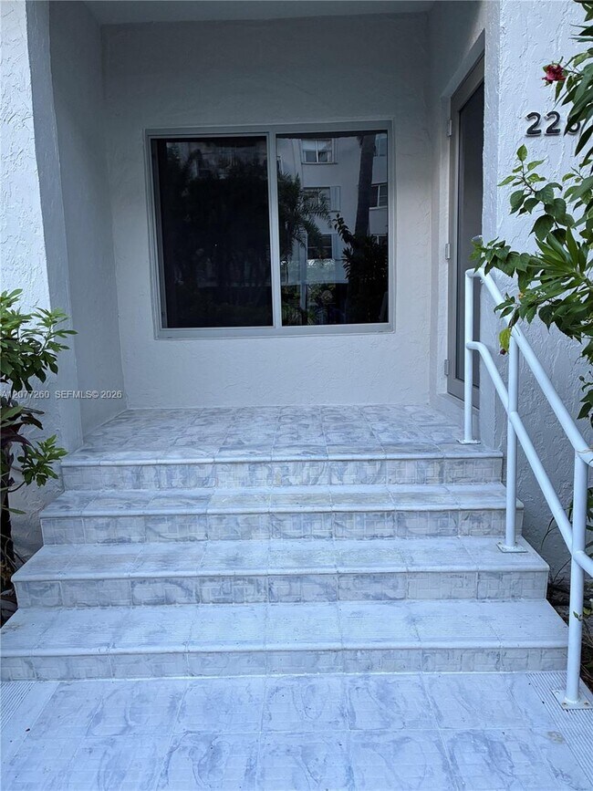 Building Photo - 226 Seaview Dr