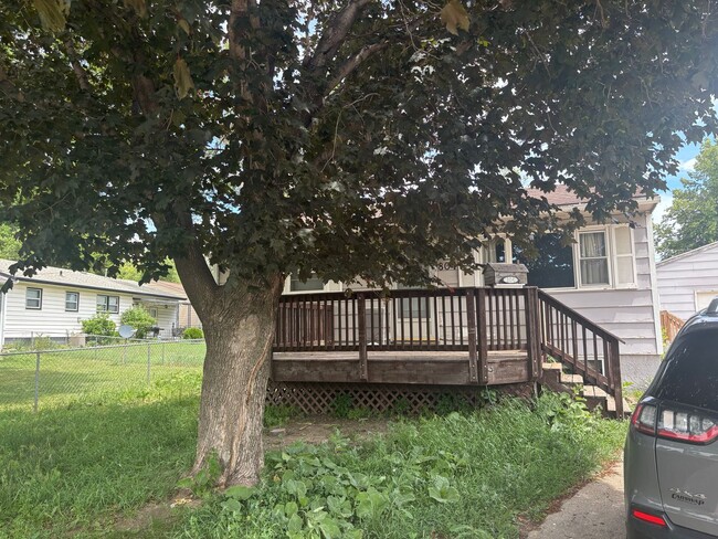 Building Photo - 804 S Mable Ave